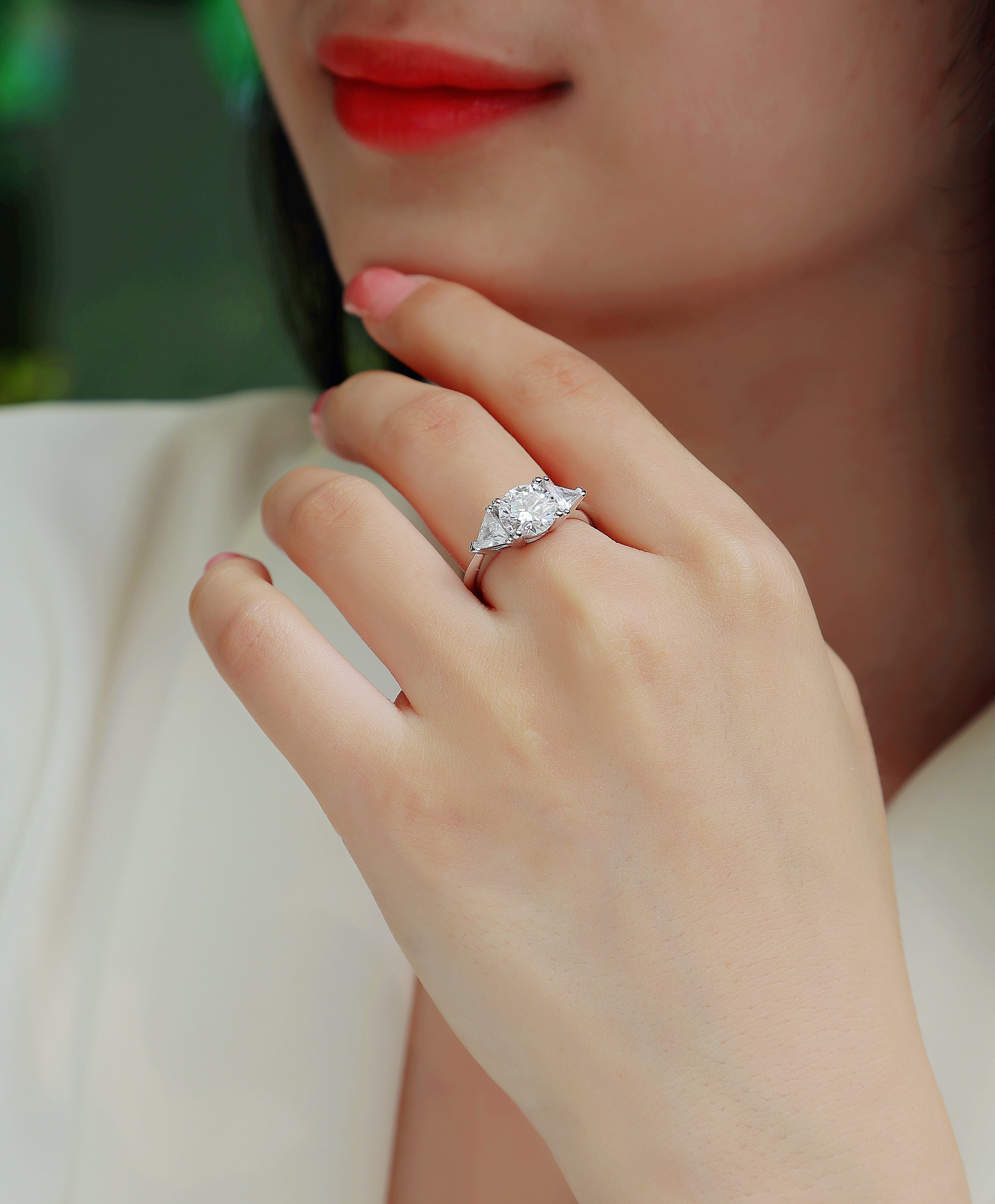 Ocean Diamond - A Fashionable And Luxurious Jewelry Piece Set With 2-carat Moissanite S925 Sterling Silver And Platinum-plated Diamond