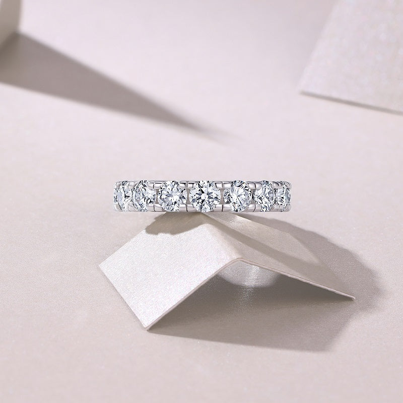 Yearning - A Fashionable And Luxurious Jewelry Piece Set With One-third Carat Moissanite S925 Sterling Silver And Platinum-plated Diamond