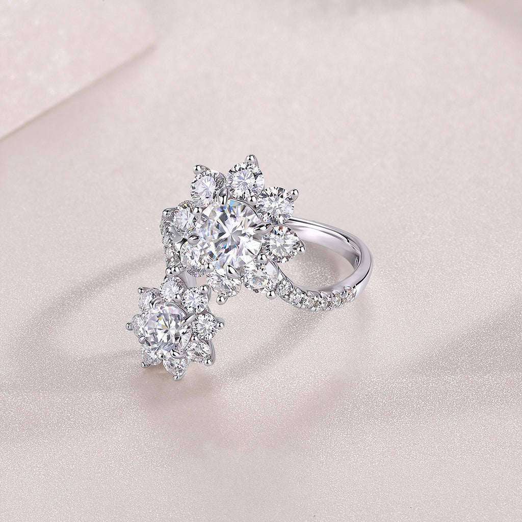 Petal Morning Dew - A Fashionable Diamond Jewelry Piece Set With 1-carat Moissanite S925 Sterling Silver And Platinum Diamond Ring