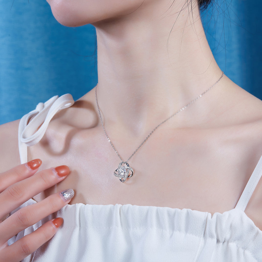 Reciprocating - A Fashionable And Luxurious Diamond Jewelry Pendant Set With 1-carat Moissanite S925 Sterling Silver And Platinum Plating