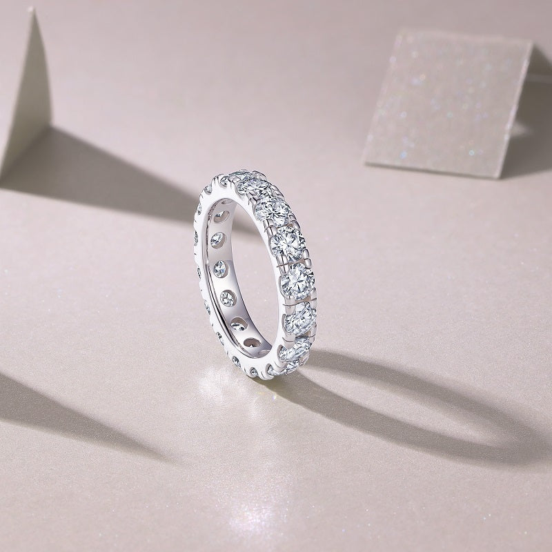 Yearning - A Fashionable And Luxurious Jewelry Piece Set With One-third Carat Moissanite S925 Sterling Silver And Platinum-plated Diamond