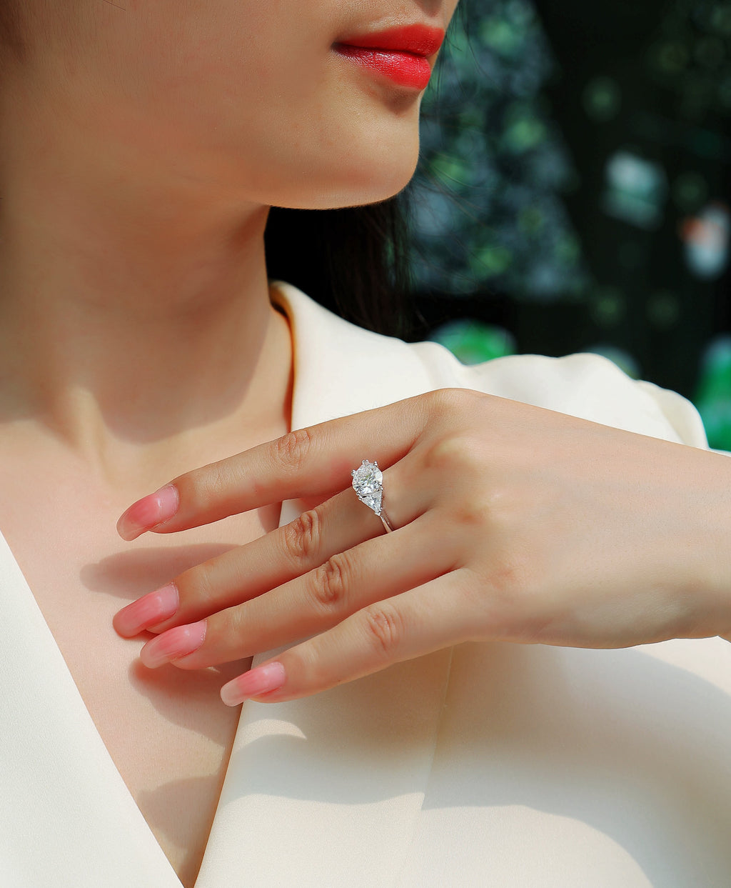 Ocean Diamond - A Fashionable And Luxurious Jewelry Piece Set With 2-carat Moissanite S925 Sterling Silver And Platinum-plated Diamond