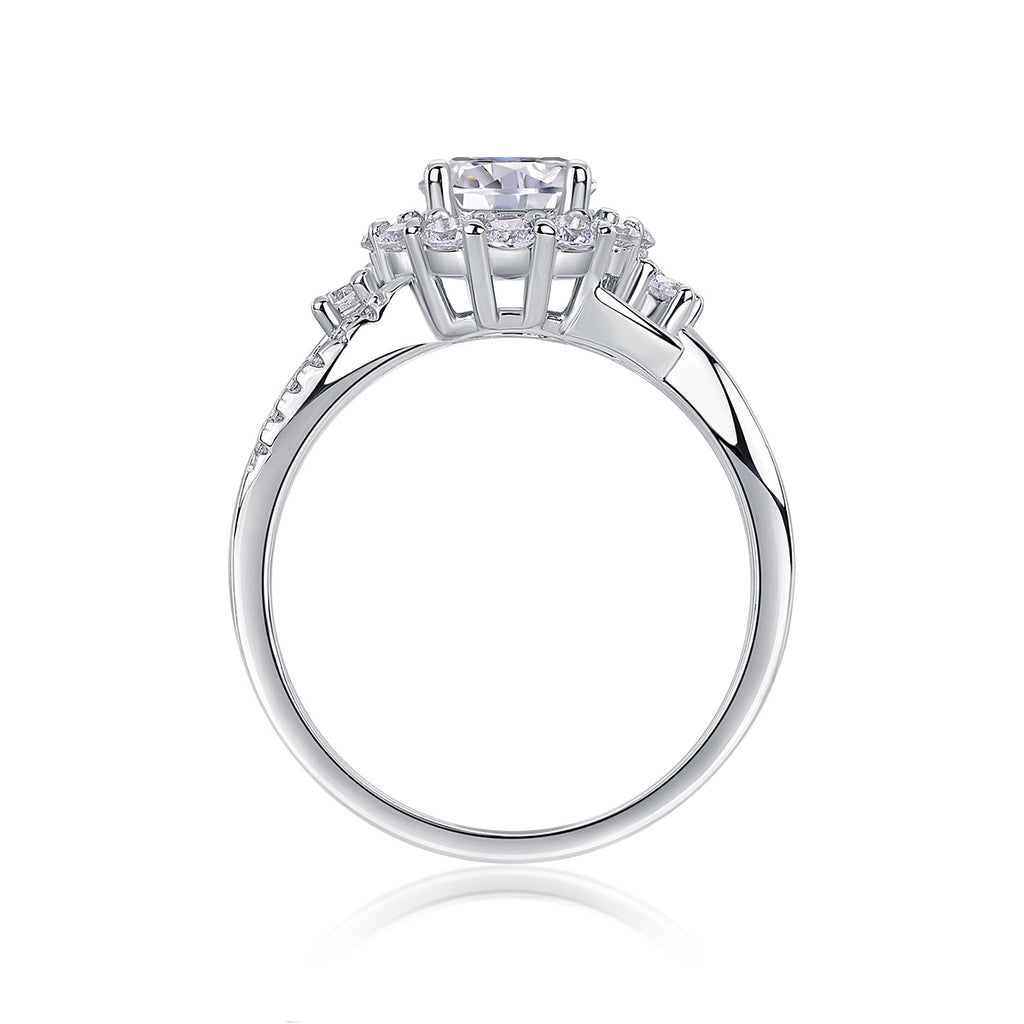 Snow Lotus - A Fashionable And Luxurious Jewelry Piece Set With 2-carat Moissanite S925 Sterling Silver And Platinum-plated Diamond