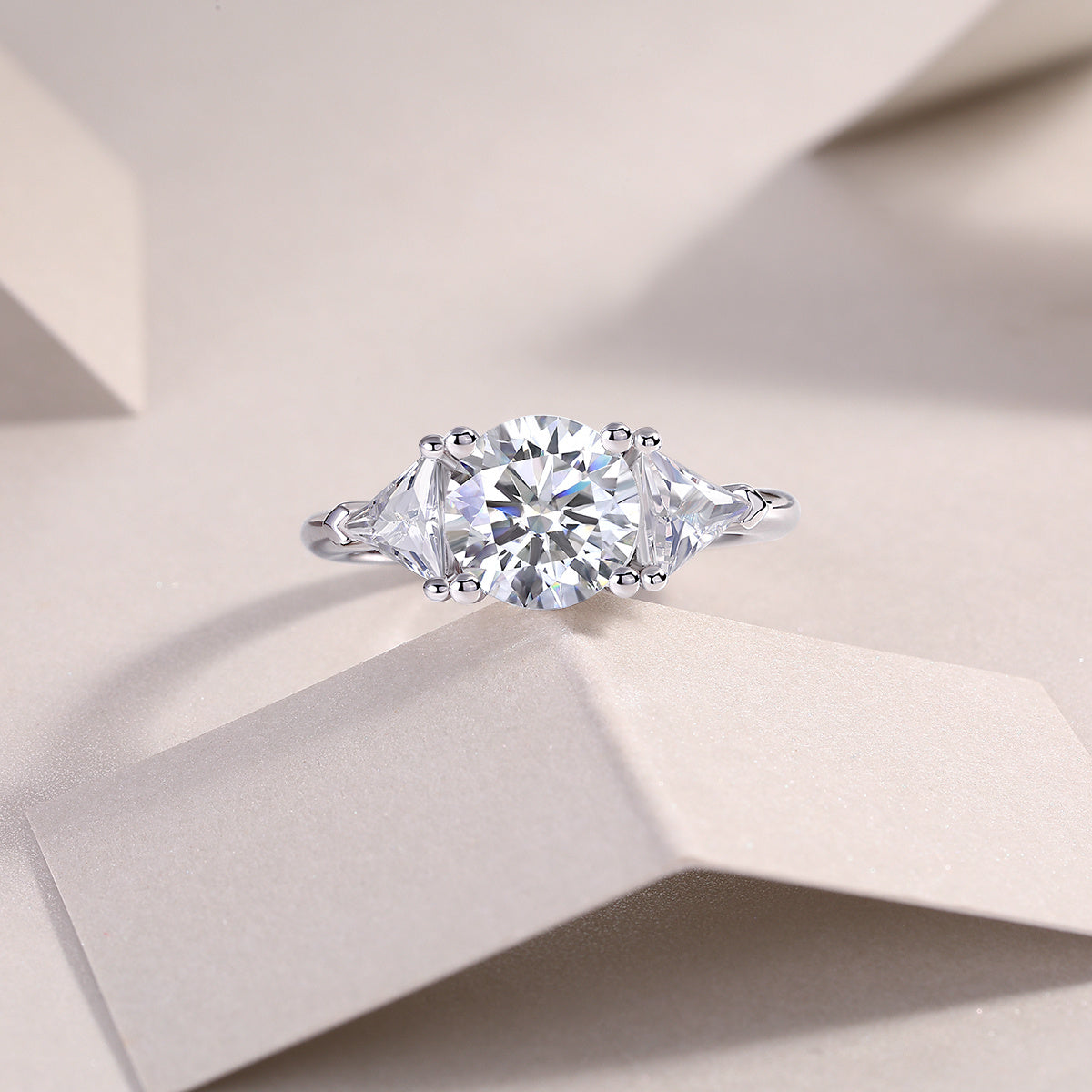 Ocean Diamond - A Fashionable And Luxurious Jewelry Piece Set With 2-carat Moissanite S925 Sterling Silver And Platinum-plated Diamond