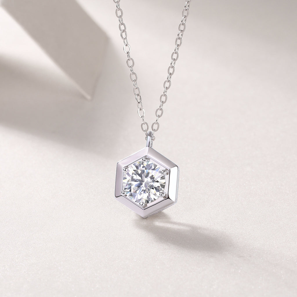 Geometric - A Fashionable And Luxurious Diamond Jewelry Pendant Set With 1-carat Moissanite S925 Sterling Silver